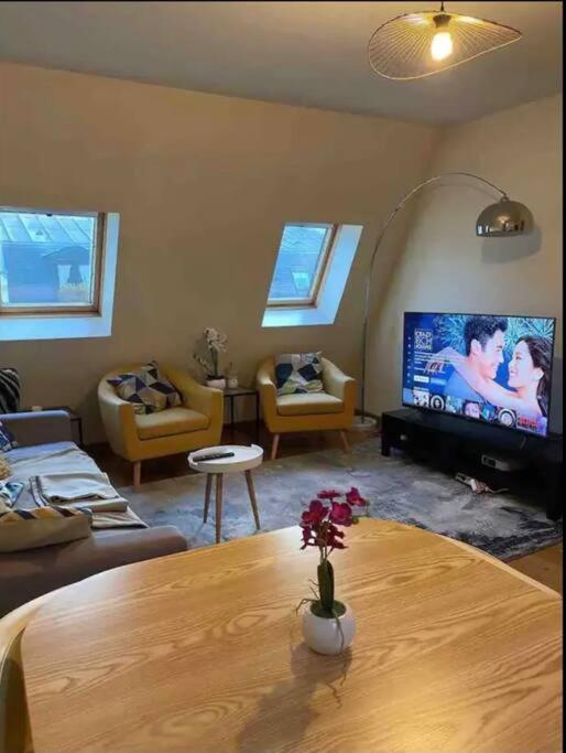 Quiet And Spacious Apartment Near Champs Elysees Paris Exterior photo