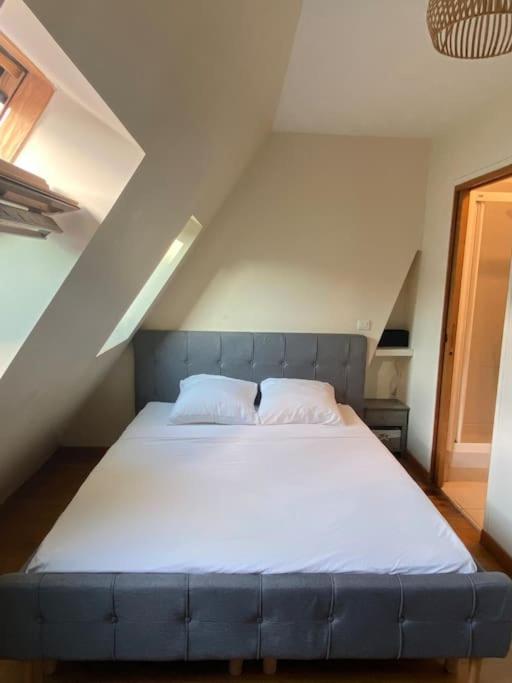 Quiet And Spacious Apartment Near Champs Elysees Paris Exterior photo